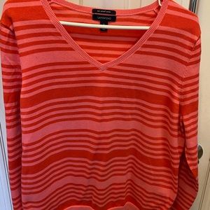V-neck light cotton sweater